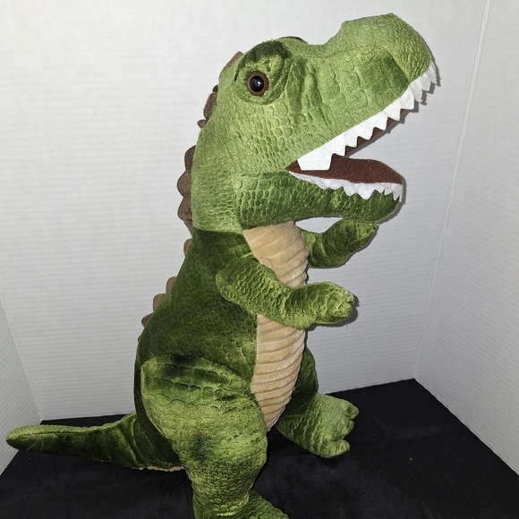 Green Dinosaur Plush Blanket - Picture 15 of 16